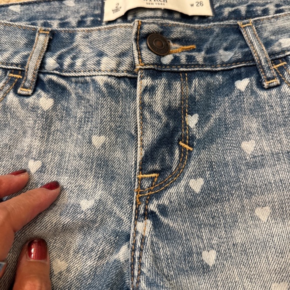 A&F NWT heart print denim shorts size 26 - Picture 5 of 5